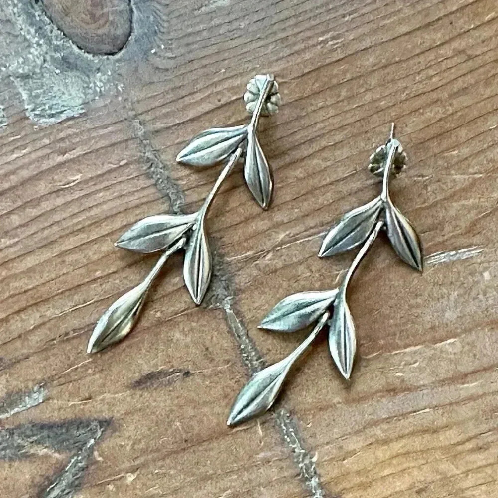 Sterling Silver Independent Movement Leaves Earrings